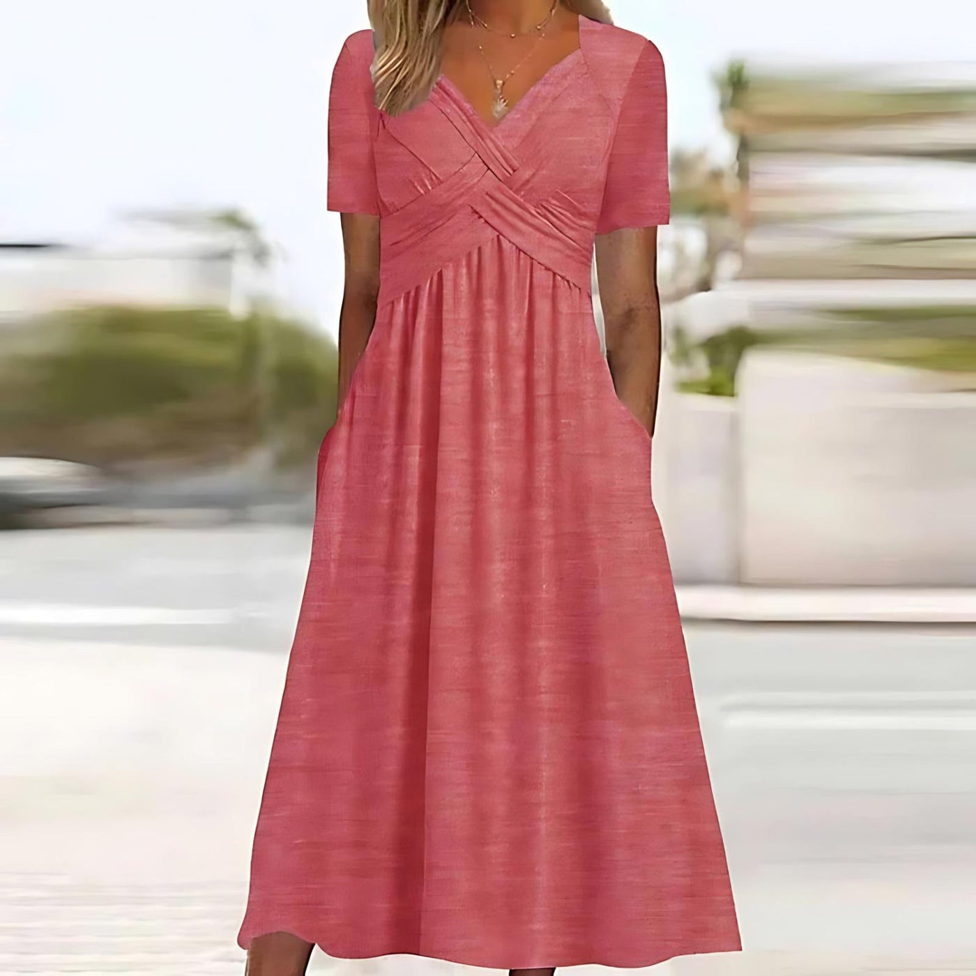 Layla – Elegantes Midikleid mit Bauchkaschierung