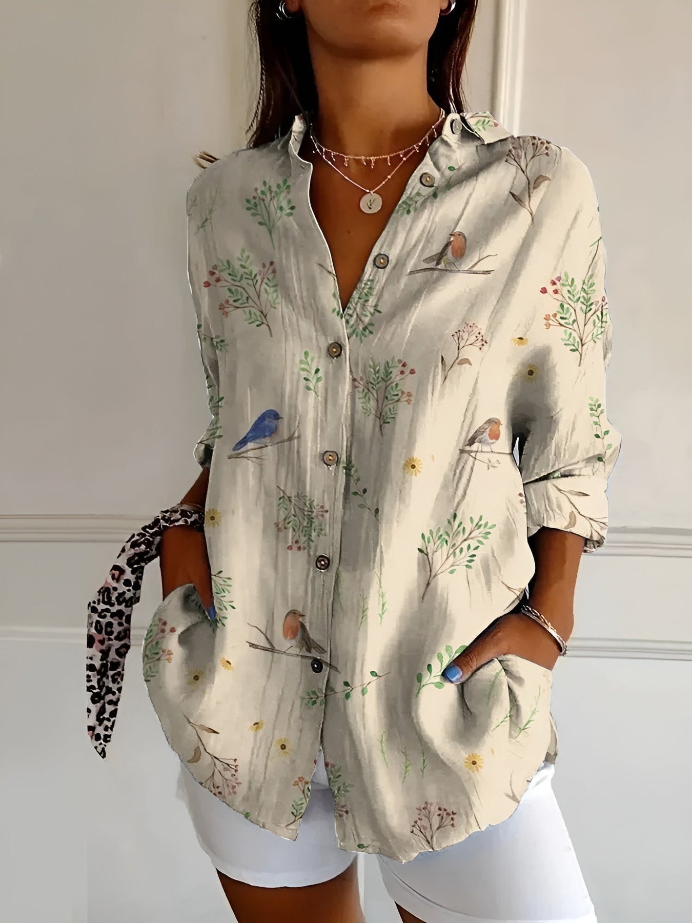 Brenda - Lässige Bluse Mit Blumen Und Wellen